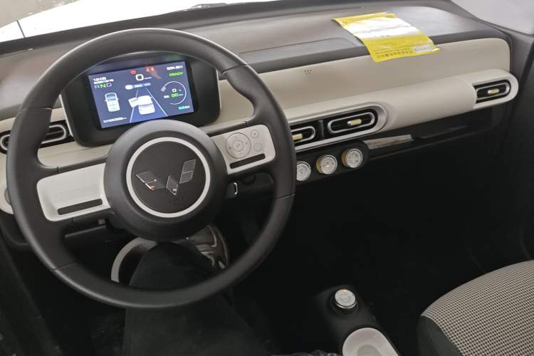 Used Wuling Hongguang MINIEV 2024 3rd Generation 215km Youth Edition