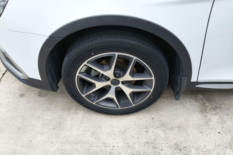 Used Geely Auto Vision S1 2019 Upgraded Model 1.5L CVT Luxury Version
