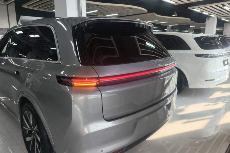 Used Li Auto L8 2023 Pro Model
