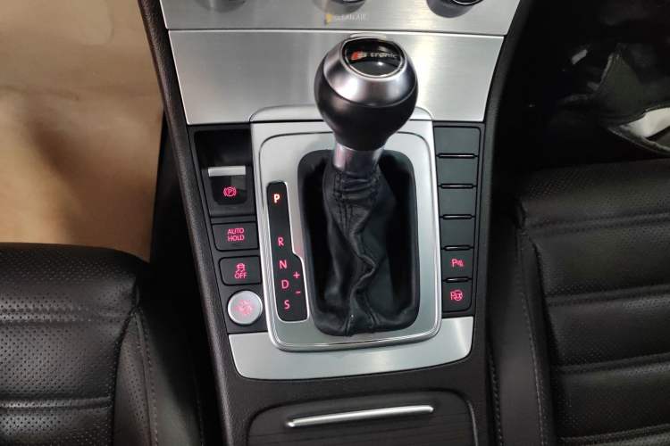 Used Volkswagen FAW-Volkswagen CC 2016 2.0 TSI Luxury Model
