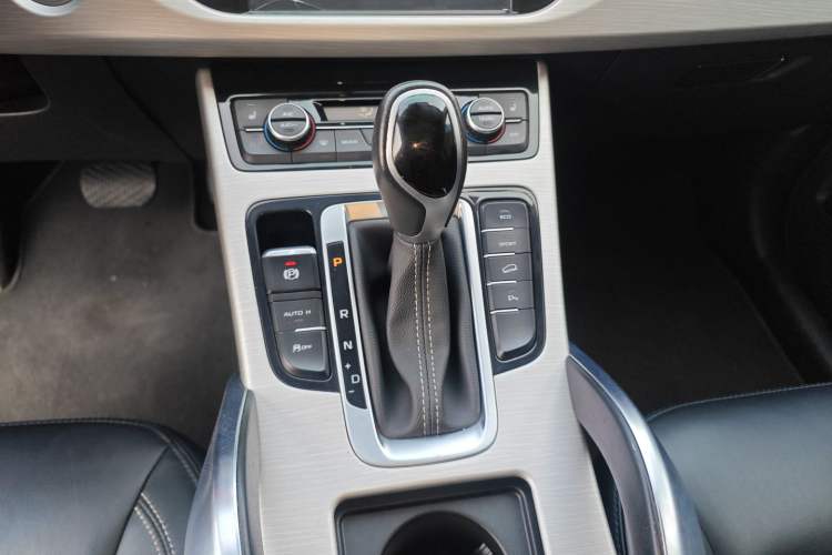 Used Geely Auto Emgrand X7 Sport 2018 1.8TD Automatic Two-Wheel Drive Smart Connect 4G Internet Edition