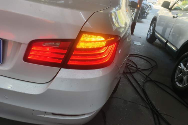 Used BMW 5 Series 2014 520i Elegant Edition
