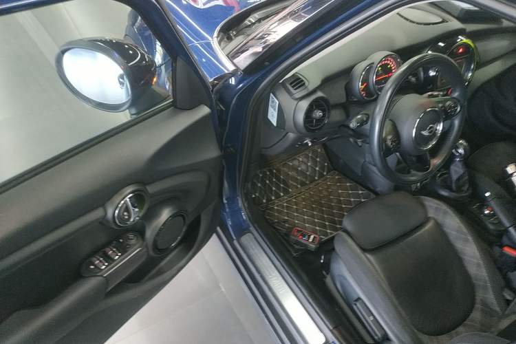 Used  MINI 2016 1.5T COOPER Five-Door Edition
