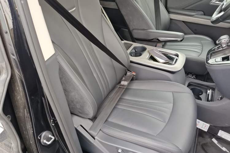 Used Hongqi HQ9 PHEV 2024 2.0T Four-Wheel Drive Business Edition
