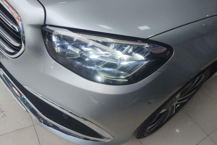 Used Mercedes-Benz E-Class New Energy 2022 Second Facelift E 350 e L Plug-in Hybrid Sedan
