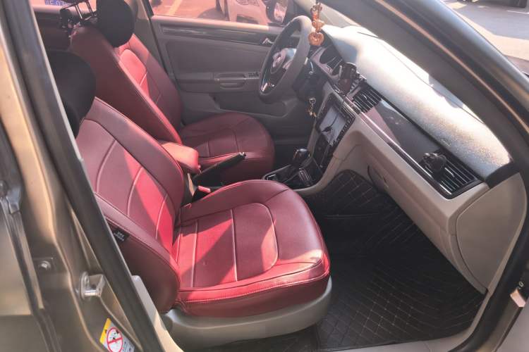 Used Volkswagen Bora 2014 1.6L Automatic Fashion Model