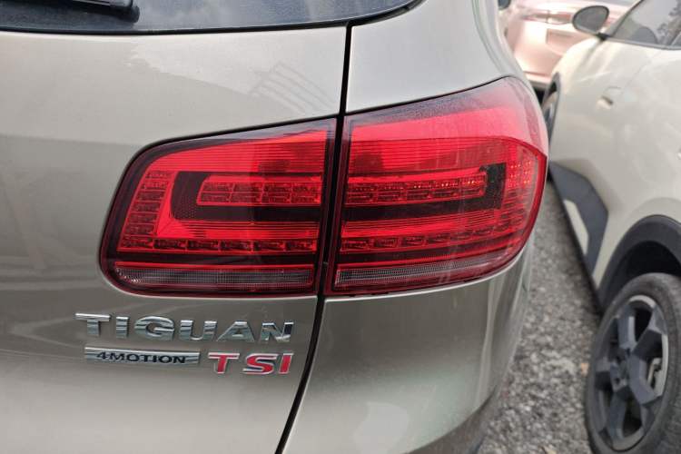 Used Volkswagen Tiguan 2013 2.0 TSI Automatic All-Wheel-Drive Flagship Edition