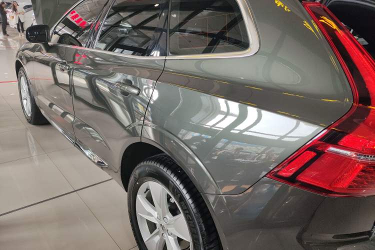 Used Volvo XC60 2022 B5 4x4 Zhiyi Luxury Edition
