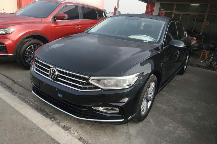 Used Volkswagen Magotan 2025 Zhongxiang Version 280TSI DSG Comfort Edition