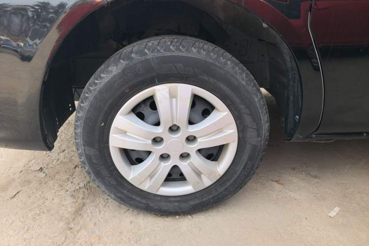 Used FORTHING Lingzhi 2022 M5 1.6L Practical Model 5 Seats