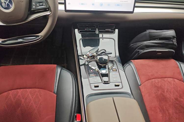 Used BYD Han 2022 EV Genesis Edition 715KM Front-Wheel-Drive Prestige Model
