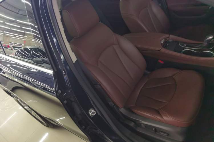 Used Buick Envision 2020 20T Two-Wheel Drive Luxury Model
