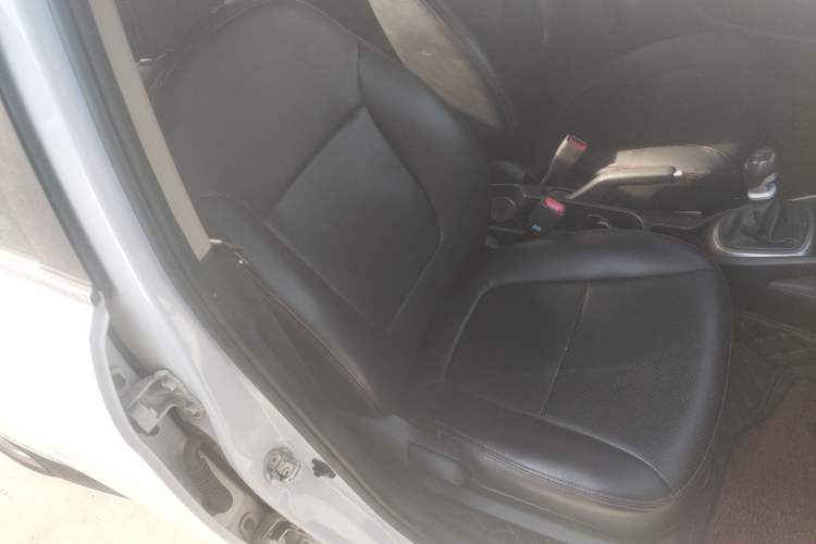 Used Kia K2 2015 Sedan 1.4L MT GLS
