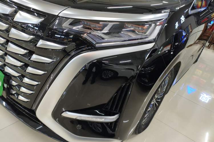 Used Denza D9 2024 DM-i 980 Four-Wheel Drive Flagship Model
