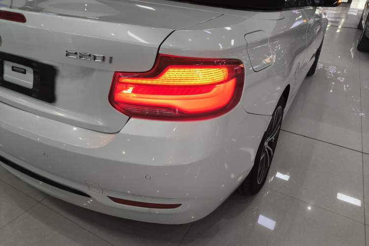 Used BMW 2 Series 2018 220i Convertible Coupe Sports Design Package
