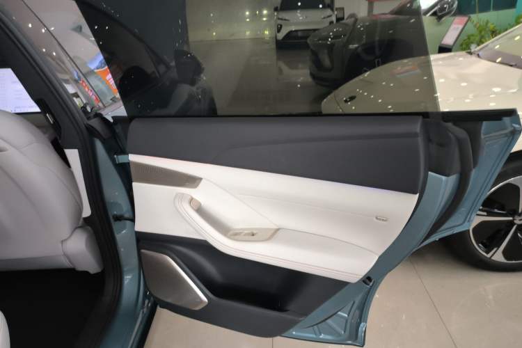 Used ONVO L60 2024 60 kWh Rear-Drive Version
