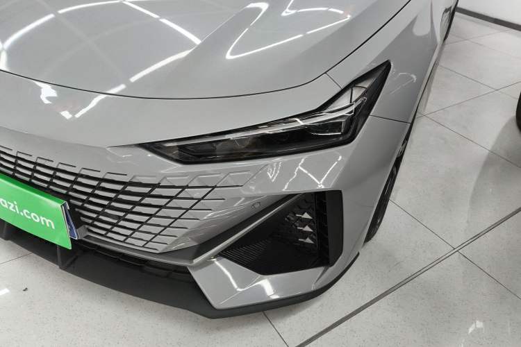 Used Changan UNI-V 2022 1.5T Prestige Version
