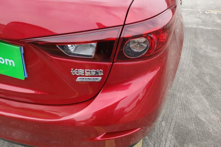 Used Mazda Mazda 3 Axela 2016 Sedan 1.5L Automatic Luxury Model
