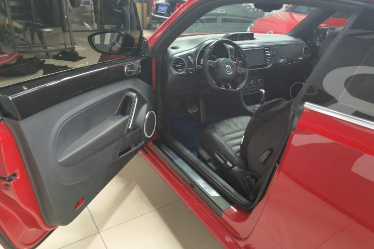 Used Volkswagen Beetle 2013 2.0 TSI Top-Trim Model
