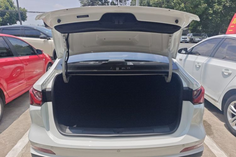 Used Roewe i5 2023 1.5L CVT Luxury Edition
