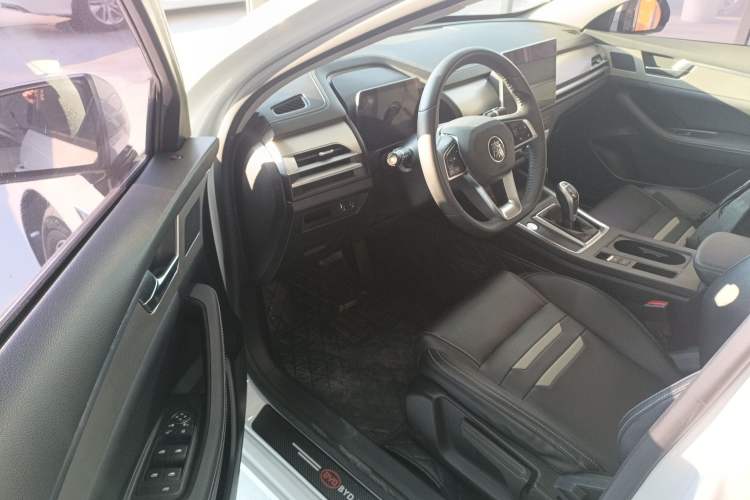 Used BYD Qin Pro 2019 Super Edition 1.5TI Automatic Smart Connect Dynamic Model China VI Standard