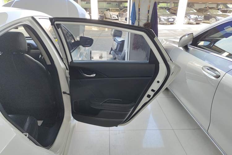 Used Honda Civic 2016 180TURBO CVT Comfort Version
