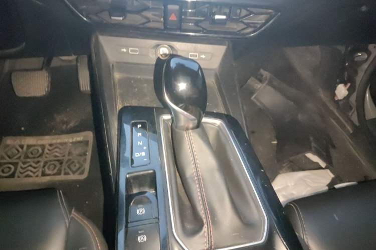 Used MG 5 2022 180 DVVT CVT Youth Luxury Edition
