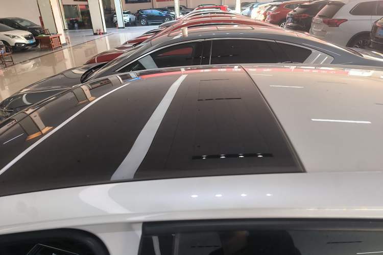 Used Volkswagen Golf 2023 Facelift 280TSI DSG R-Line Lite
