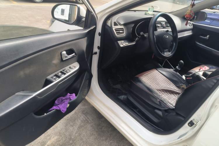 Used Kia K2 2015 Sedan 1.4L MT GLS
