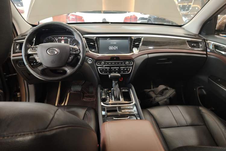 Used GAC Trumpchi GS8 2017 320T Two-Wheel Drive Luxury Smart Connectivity Version (7 Seats)
