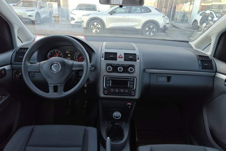 Used Volkswagen Touran 2013 1.4T Manual Fashion Edition 5 Seats
