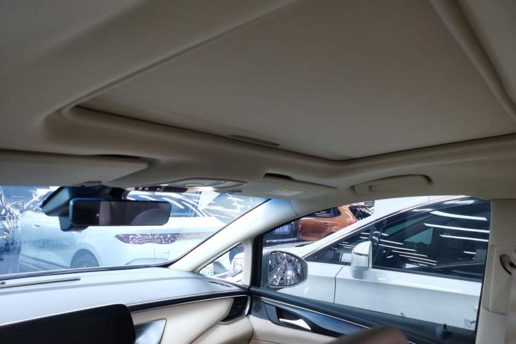 Used Buick GL8 2022 ES Landtrek 653T Luxury Edition
