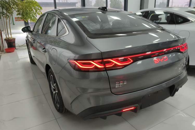 Used BYD Qin L 2025 DM-i Smart Drive 120KM Leading Model