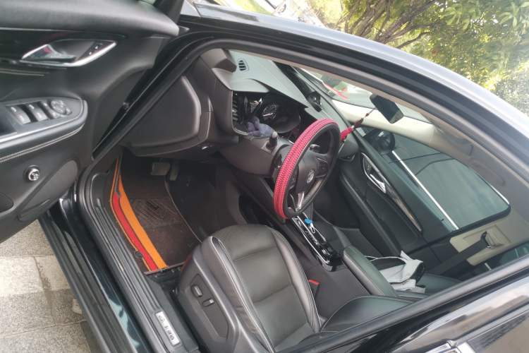 Used Buick Envision 2021 Encore Plus 652T Five-Seat All-Wheel-Drive Luxury Model
