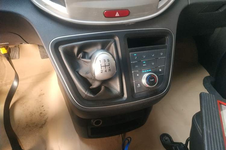 Used  M4 2019 Business & Travel Series 2.0L Manual Speed Edition China VI Standard
