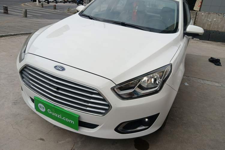 Used Ford Escort 2015 1.5L Automatic Fashion Model