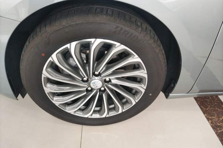 Used Buick LaCrosse 2023 28T Prestige Edition
