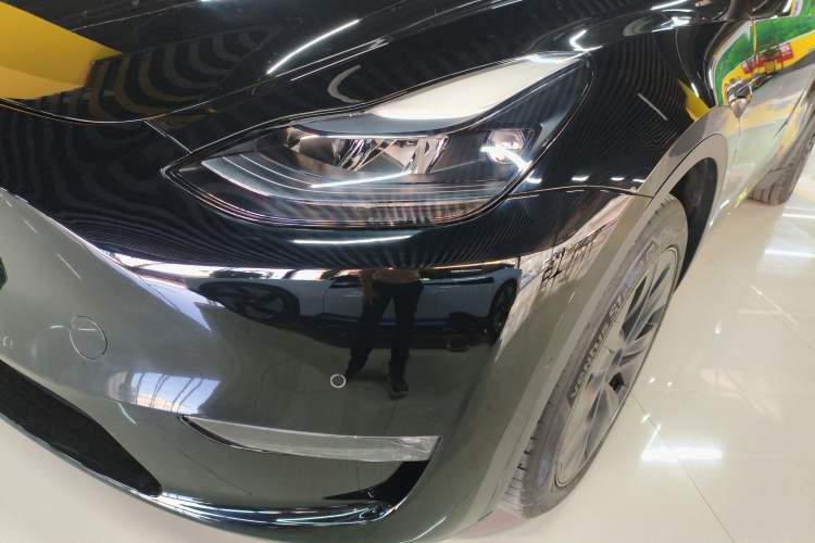 Used Tesla Model Y 2023 Long-Range All-Wheel-Drive Version
