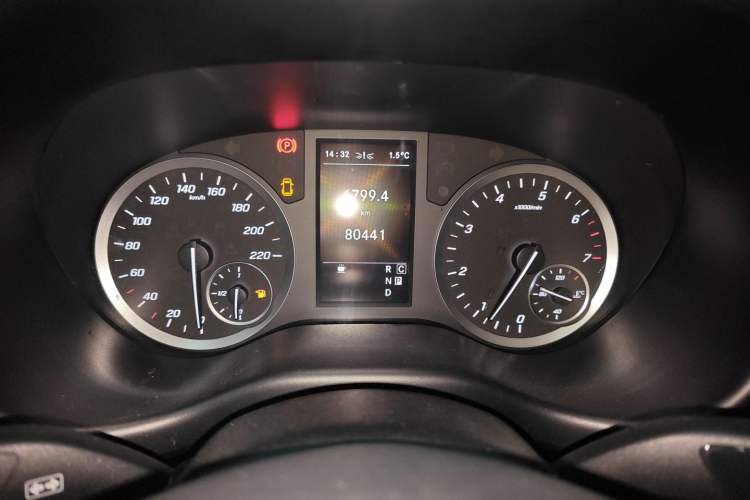 Used Mercedes-Benz Vito 2021 2.0T Business Version 7 Seats