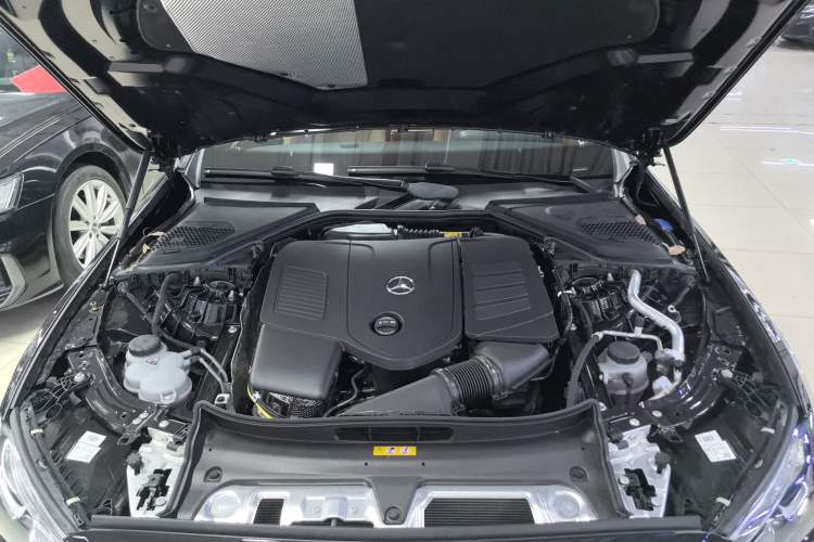 Used Mercedes-Benz E-Class 2025-Year Facelift E 260 L
