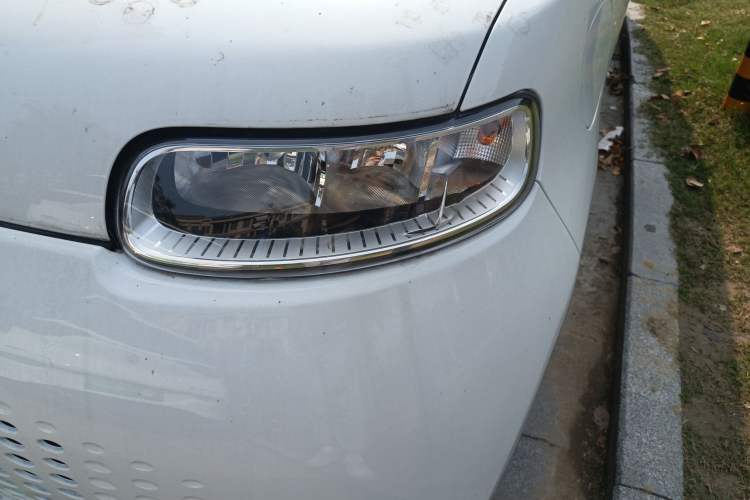 Used ORA White Cat 2022 Upgraded Model 305km Range Luxury Version Lithium-Ion Battery
