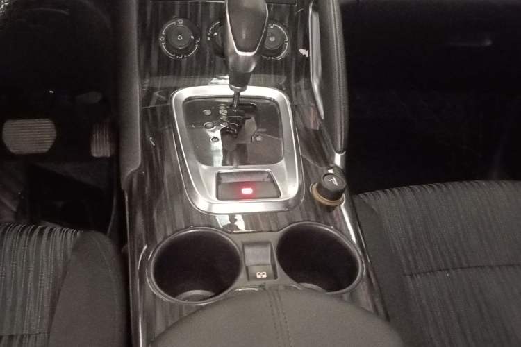 Used Peugeot 3008 2015 2.0L Automatic Classic Edition
