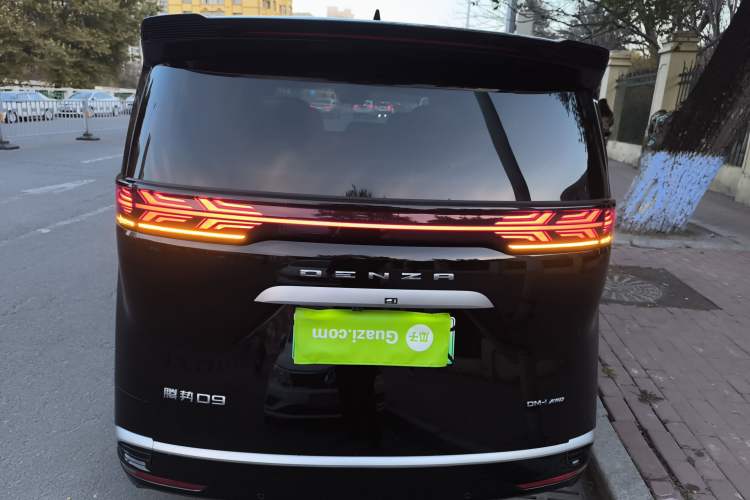 Used Denza D9 2024 DM-i 980 Four-Wheel Drive Prestige Model
