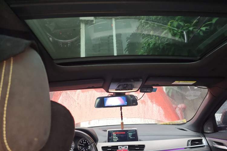 Used BMW X2 2018 sDrive25i Luxury Model with M Off-Road Package China V Emission Standard
