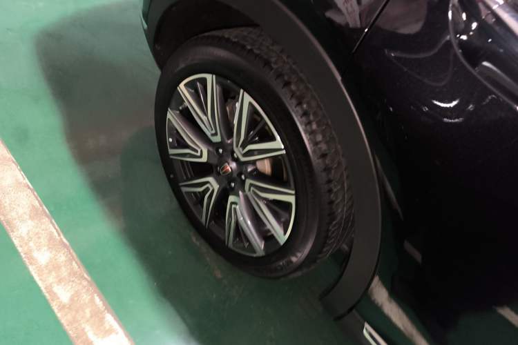 Used Hongqi HS5 2022 Facelifted Version 2.0T Smart Connect Flagship All-Wheel-Drive Edition