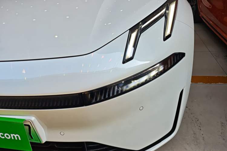 Used Lynk & Co 07 2024 EM-P 126 Long-Range Halo
