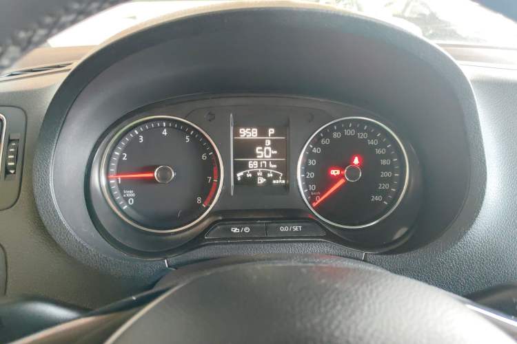 Used Volkswagen Polo 2016 1.6L Automatic Comfort Model
