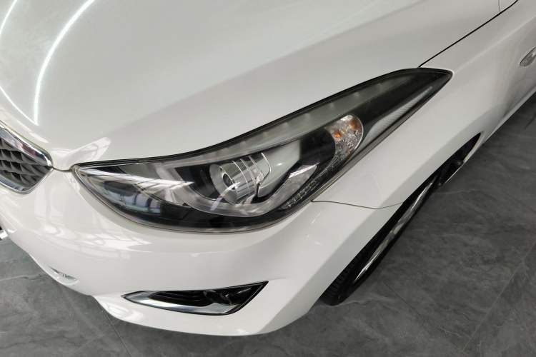 Used Hyundai Elantra (5th Generation / Langdong) 2016 1.6L Automatic Smart Version
