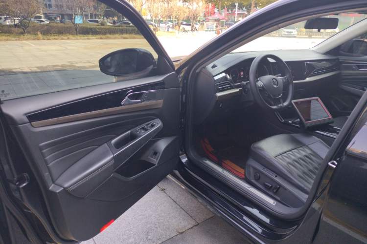 Used Volkswagen Passat 2021 330TSI Luxury Edition
