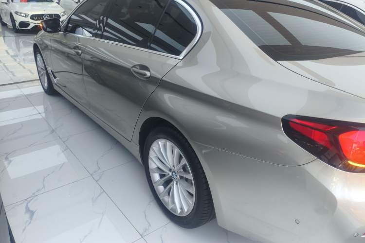 Used BMW 5 Series 2021 525Li Luxury Package

